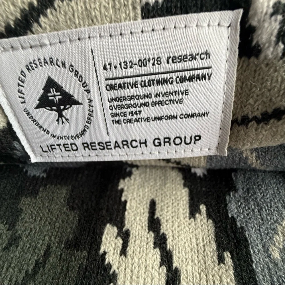 LRG Black, Green and Gray Leaf Pattern Scarf and Beanie Set NWT